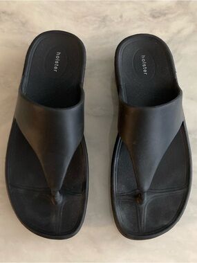 Holster Women’s Black Cushioned Thong Sandals